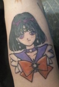 少女纹身  女生手臂上彩色的美少女纹身图片