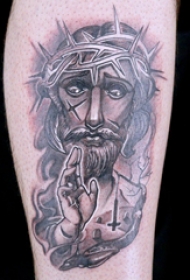 欧美小腿纹身 男生小腿上黑灰的耶稣纹身图片