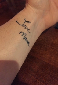 手纹身英文字母 男生手腕上黑色的英文字母纹身图片