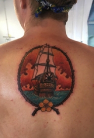 纹身小帆船 男生背部帆船纹身图片