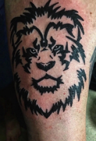 老虎头纹身图案  男生手臂上黑色的老虎头纹身图片