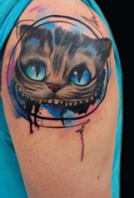 卡通可爱纹身图案 女生大臂上彩色的猫咪纹身图片