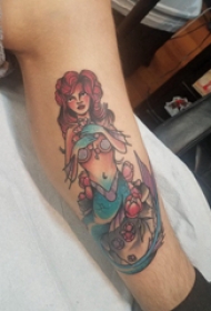 纹身美人鱼  男生小腿上彩绘的美人鱼纹身图片