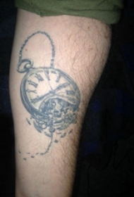 时钟纹身 男生小腿上复古的时钟纹身图片