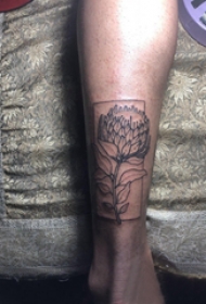 小腿对称纹身 男生小腿上几何和花朵纹身图片