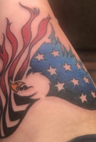 纹身老鹰图片 男生手臂上国旗和老鹰纹身图片