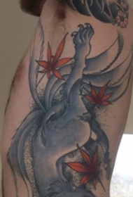 九尾狐狸纹身图片  男生侧腰上彩绘的九尾狐纹身图片
