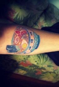 食物纹身  女生手臂上彩绘的食物纹身图片