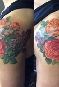 玫瑰纹身图 女生肩部彩绘的玫瑰纹身图片