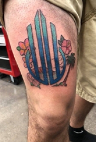 水瓶座纹身  男生大腿上符号和花朵纹身图片