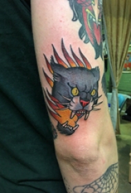 豹子头纹身  男生手臂上彩绘的豹子头纹身图片