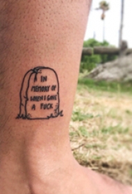 墓碑纹身图 男生小腿上英文和墓碑纹身图片