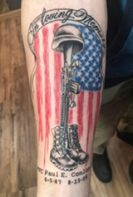 美国国旗纹身  男生手臂上彩绘的美国国旗纹身图片