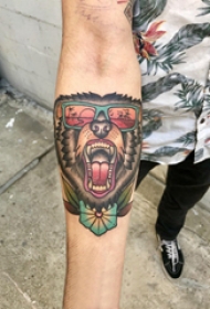 百乐动物纹身  男生小臂上彩绘的百乐动物纹身图片
