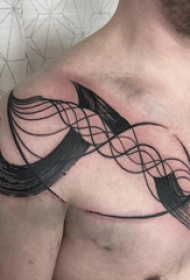 纹身肩膀男 男生肩部创意的线条纹身图片