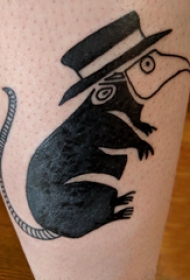 老鼠纹身 男生小腿上戴帽子的老鼠纹身图片