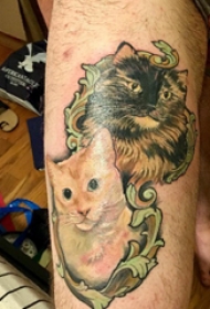 小动物纹身 男生大腿上彩色的猫咪纹身图片