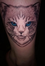 小猫咪纹身  女生小腿上彩绘的小猫咪纹身图片
