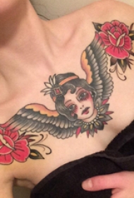 胸上纹身图案   女生胸上人物和翅膀纹身图片