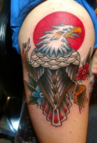 纹身老鹰图片  男生手臂上彩绘的老鹰纹身图片
