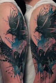 乌鸦纹身图   色调灰暗的乌鸦纹身图案