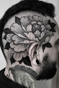暗黑灰色的一组花卉纹身图片9张