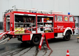 紧急救火的消防车图片(16张)