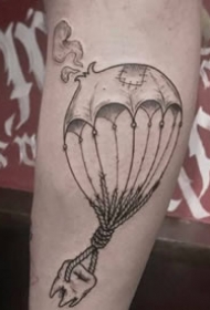 一组9张降落伞主题纹身图案