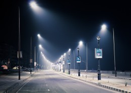 晚上路灯闪亮的街道图片(14张)