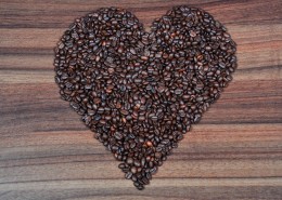 咖啡豆拼成的爱心形状图片(11张)