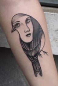 创意的鸟与人脸结合的个性纹身图案