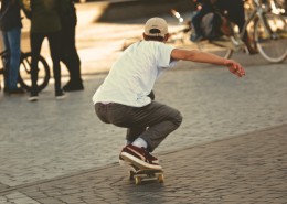 滑滑板的时尚青年图片(11张)