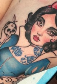 白雪公主纹身   卡通美丽动人的白雪公主纹身图案
