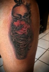 玫瑰花纹身图案 颜色比较厚重的一组玫瑰花纹身图案