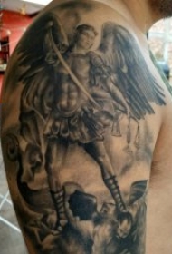 天使翅膀纹身图案 10款带翅膀的天使黑灰纹身图案