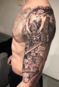 纹身花臂作品 9款男性的帅气包臂花臂纹身图片