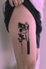 小手枪纹身 小黑色的9张手枪纹身图案欣赏