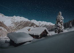 被雪覆盖的木屋图片(11张)