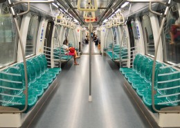 整洁的地铁座位图片(14张)