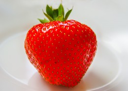 鲜红欲滴酸甜软糯的草莓图片(14张)