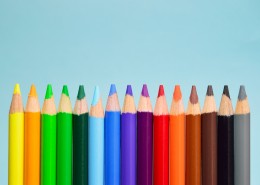 五光十色的彩色铅笔图片