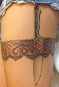 蕾丝纹身 性感的9款女性大腿上的蕾丝腿环纹身图片