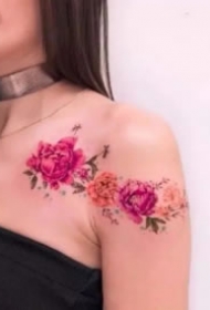 女生肩花纹身 12款好看的小清新女生肩部花朵纹身图案