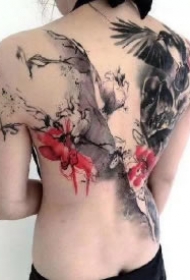 女生背部纹身 9款女性的大幅背部纹身作品欣赏