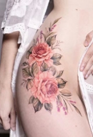 一组彩色飞针花性感女生纹身图案