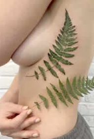 一组把植物纹在身上的纹