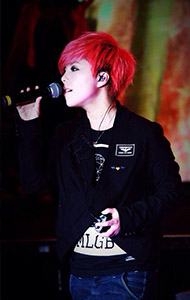 莫艳琳舞台照高清图片