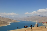西藏美丽的羊卓雍措风景图片(8张)