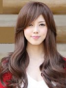超有女人味的韩式中长发卷发发型图片[7P]