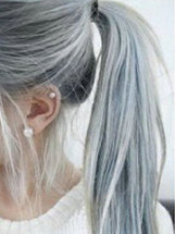 今年流行的头发颜色是“奶奶灰”[10P]